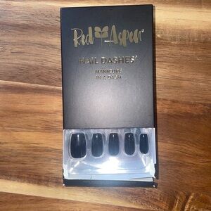 Red Aspen Press-On Nails in Anaya’s Black Tie Affair